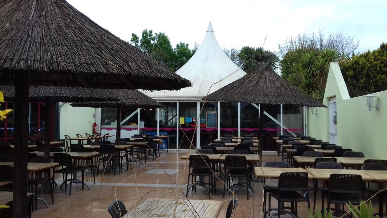 Hotel La Carabasse Vias Exterior foto